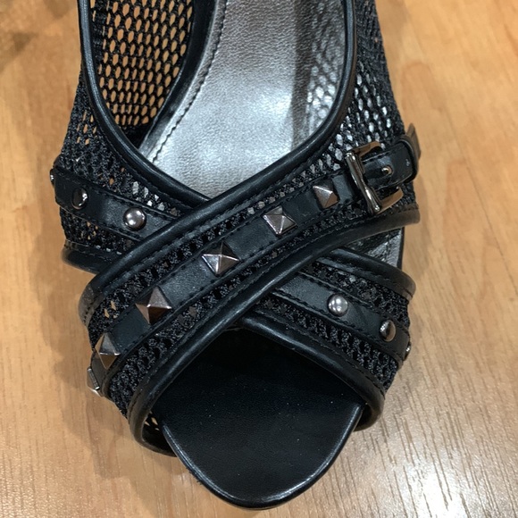 Black heels with mesh side - Picture 2 of 6